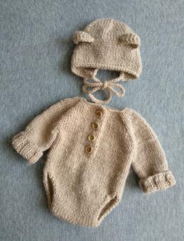 Long-sleeve bodysuit and bear hat for baby photo shoot